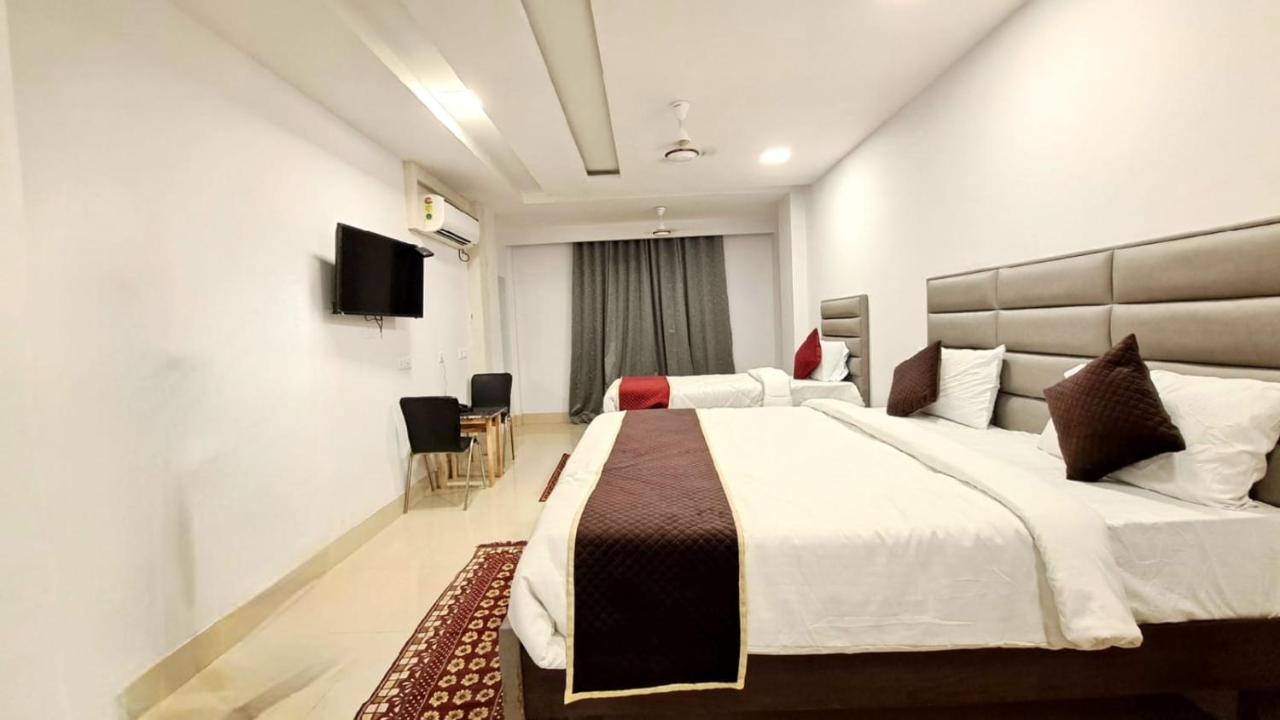 Airport Hotel Amada Neu-Delhi Exterior foto
