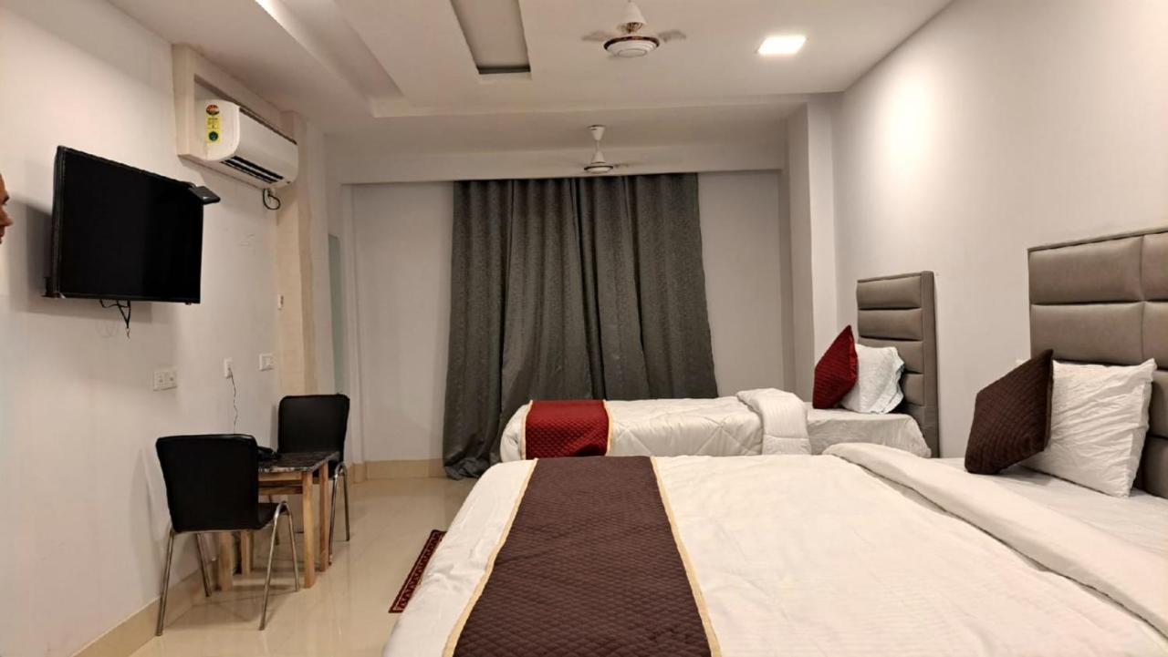 Airport Hotel Amada Neu-Delhi Exterior foto
