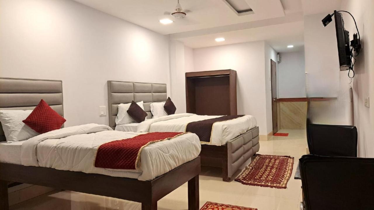 Airport Hotel Amada Neu-Delhi Exterior foto