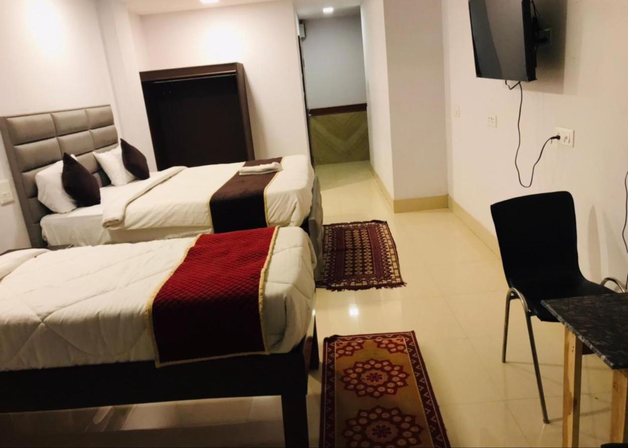Airport Hotel Amada Neu-Delhi Exterior foto